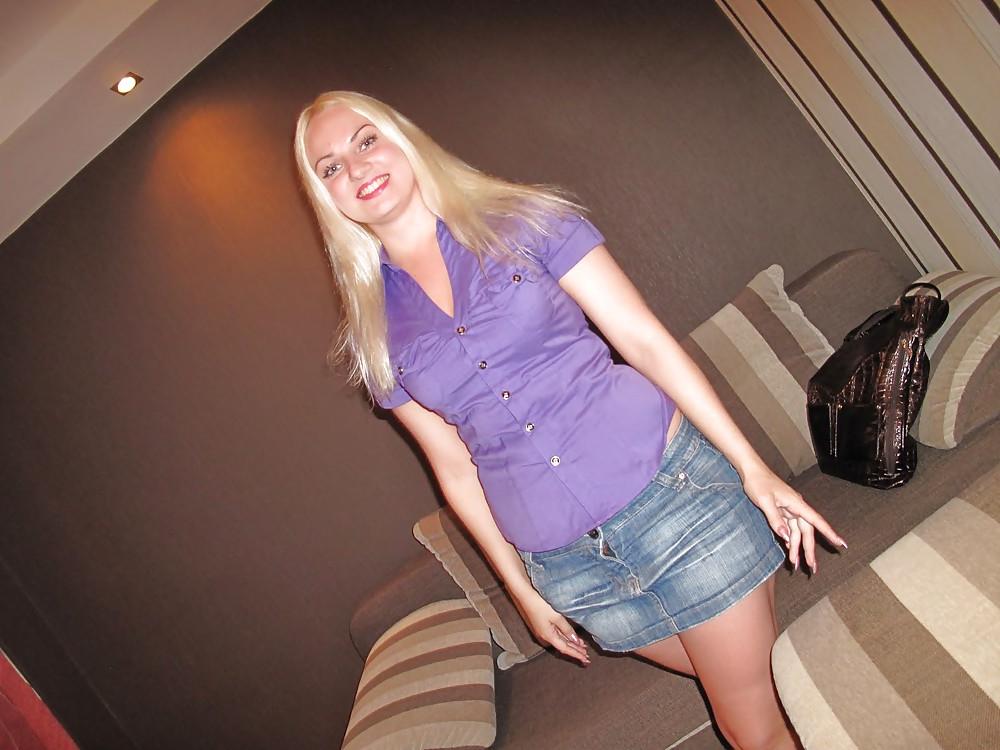 25P Serina the blond sex toy