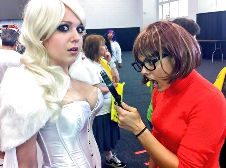 25P Cosplay upskirts
