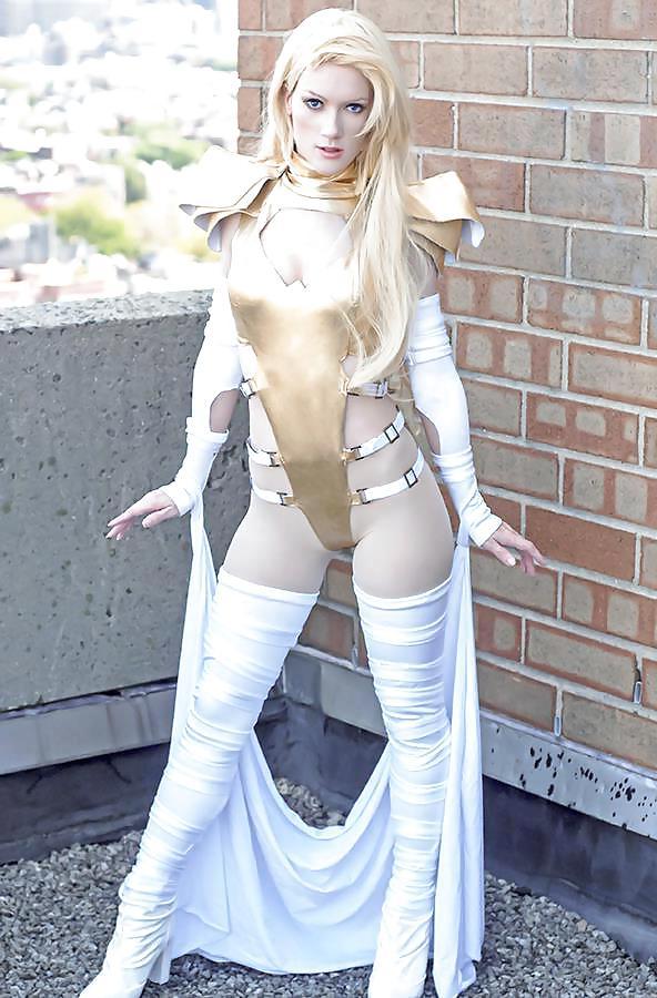 25P Cosplay upskirts