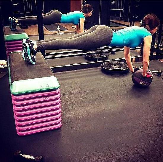 25P Hot Amateur Sport & Fitness Girls with Perfect Body