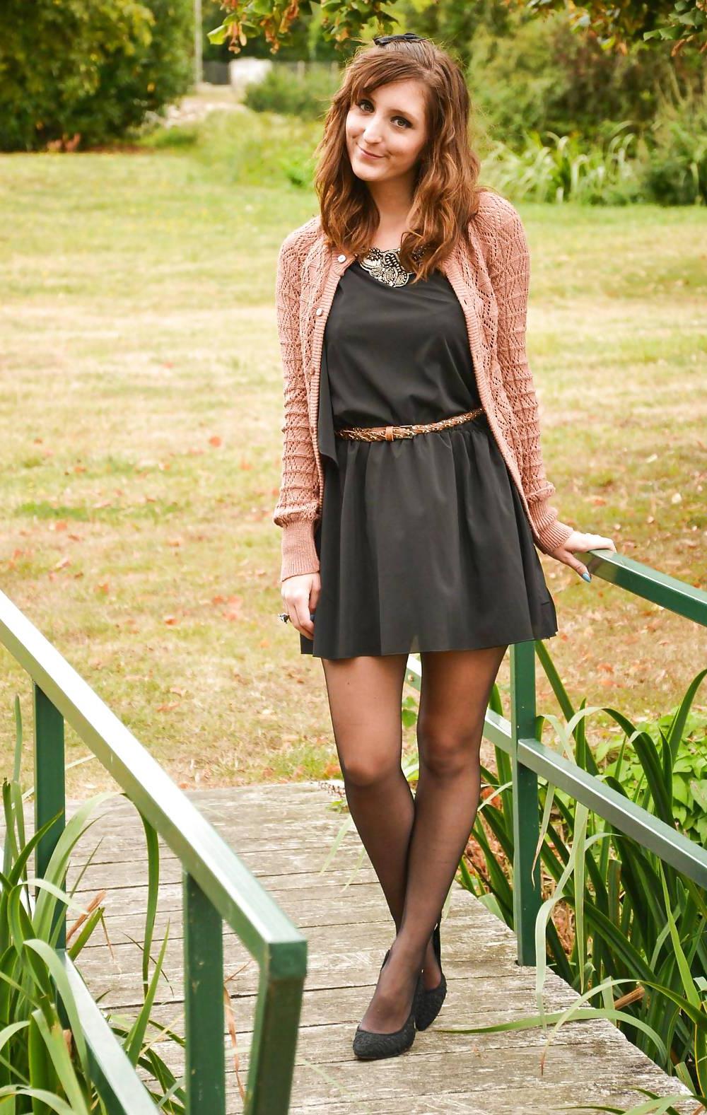 20P French bloggers Mode with sexy legs 9