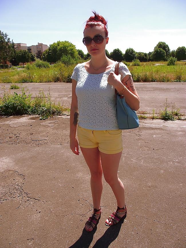 20P French bloggers Mode with sexy legs 9