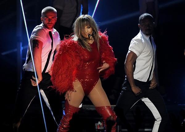 17P Jennifer Lopez Live it Up