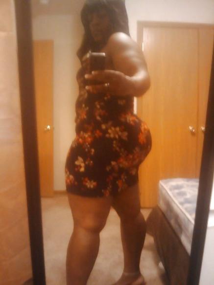 13P Thick Ebony MILF