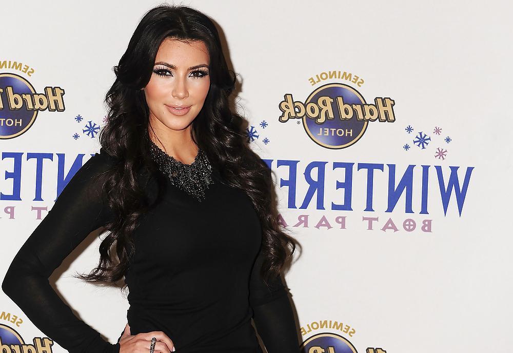12P Kim Kardashian Winterfest Boat Parade in Fort Lauderdale