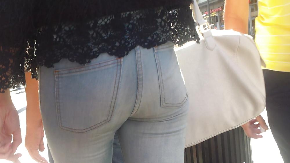 25P Sexy smooth teen ass & butt in blue jeans