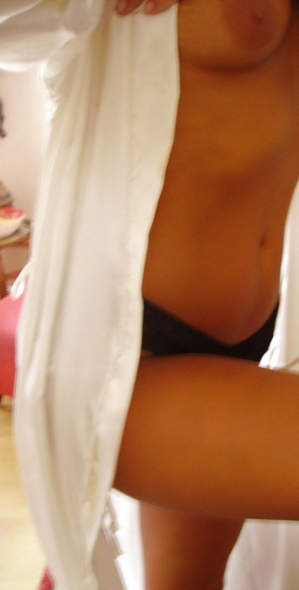 25P Another hot girl with blue eyes