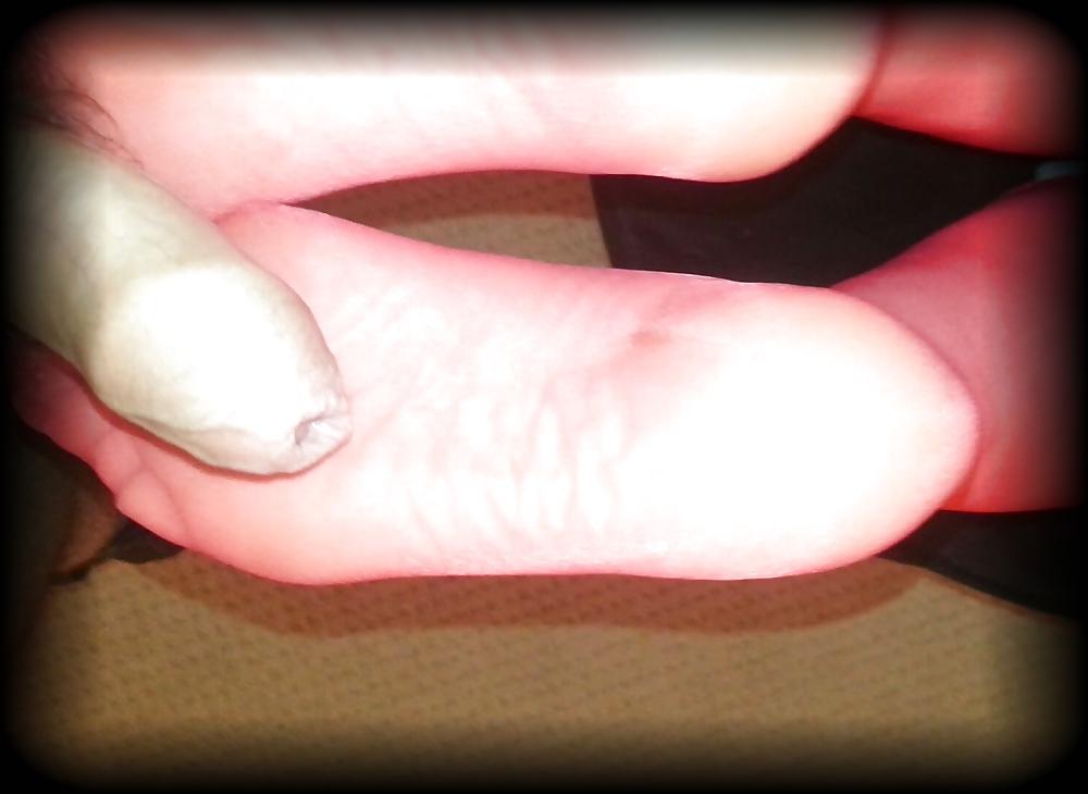 7P Red nylon stocking Footjob 