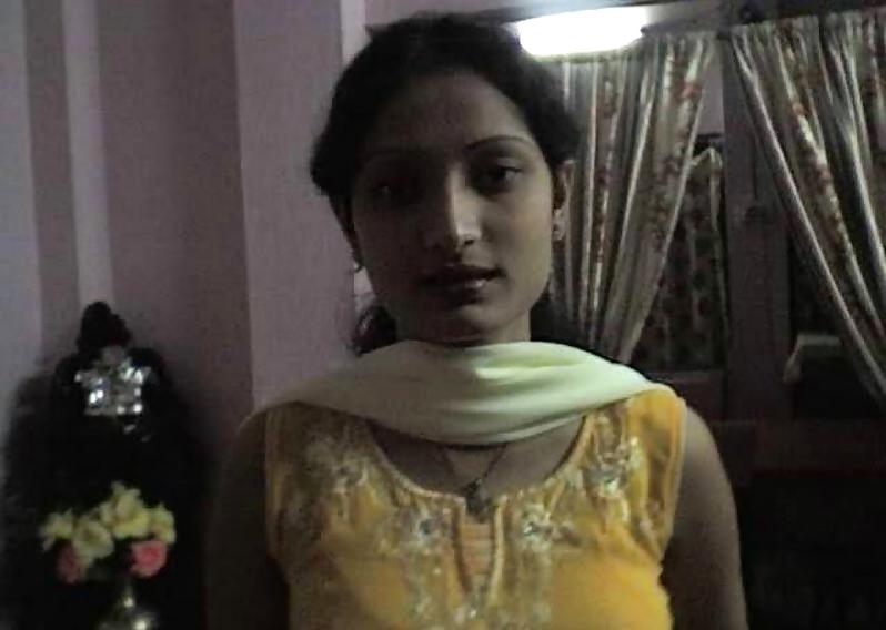 6P Sexy Nude Pakistani Girl Chatting With Her BF