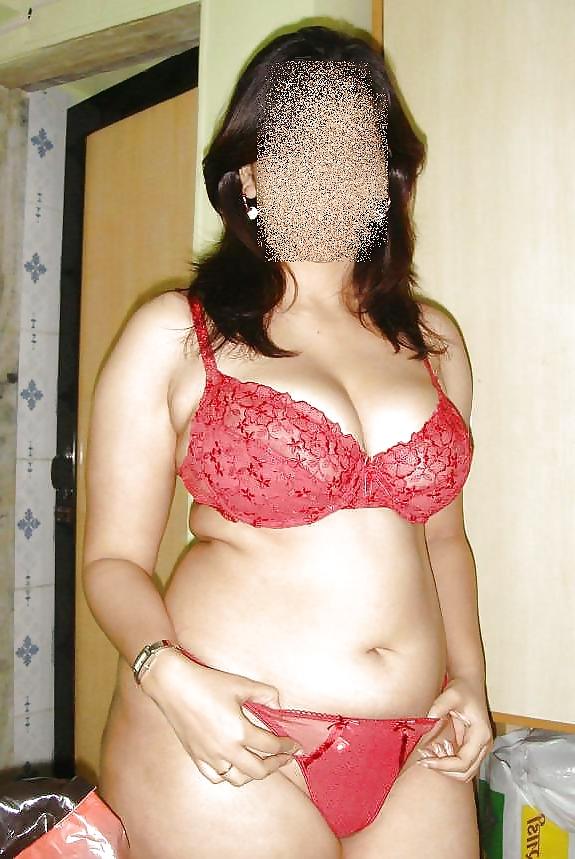 16P Indian Beauty Wife