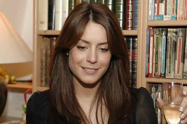 12P French hottie model Victoria