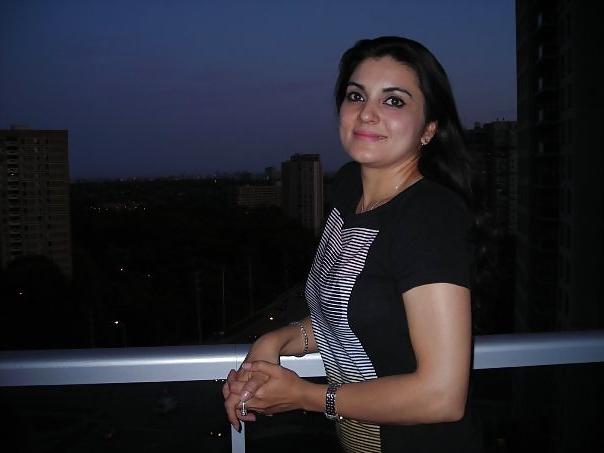 25P Sexy Pakistani Polician 