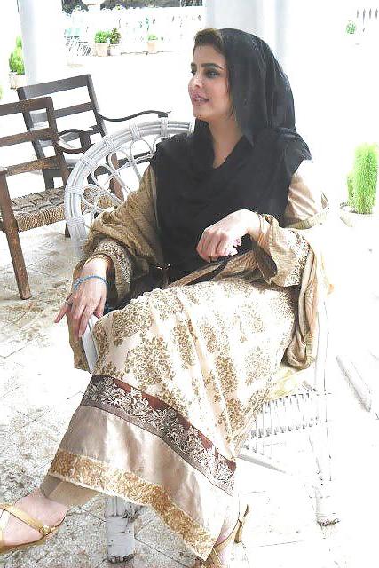 25P Sexy Pakistani Polician 