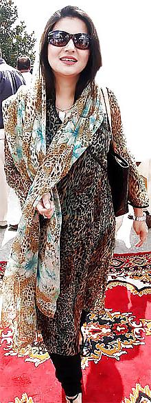 25P Sexy Pakistani Polician 