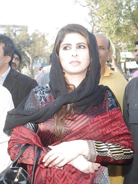 25P Sexy Pakistani Polician 