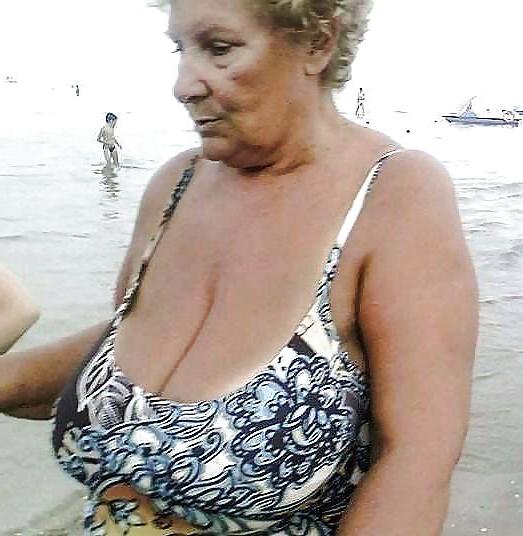 25P Grannies in Swimwear 1