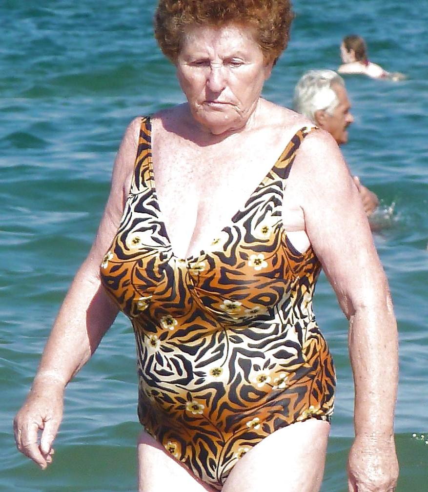 25P Grannies in Swimwear 1