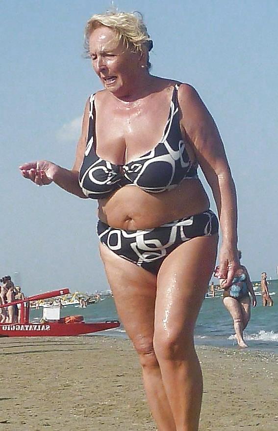 25P Grannies in Swimwear 1