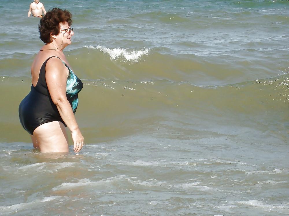 25P Grannies in Swimwear 1