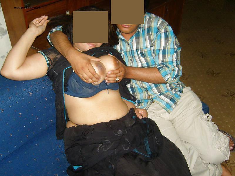 17P Pakistani cpl threesome fucking