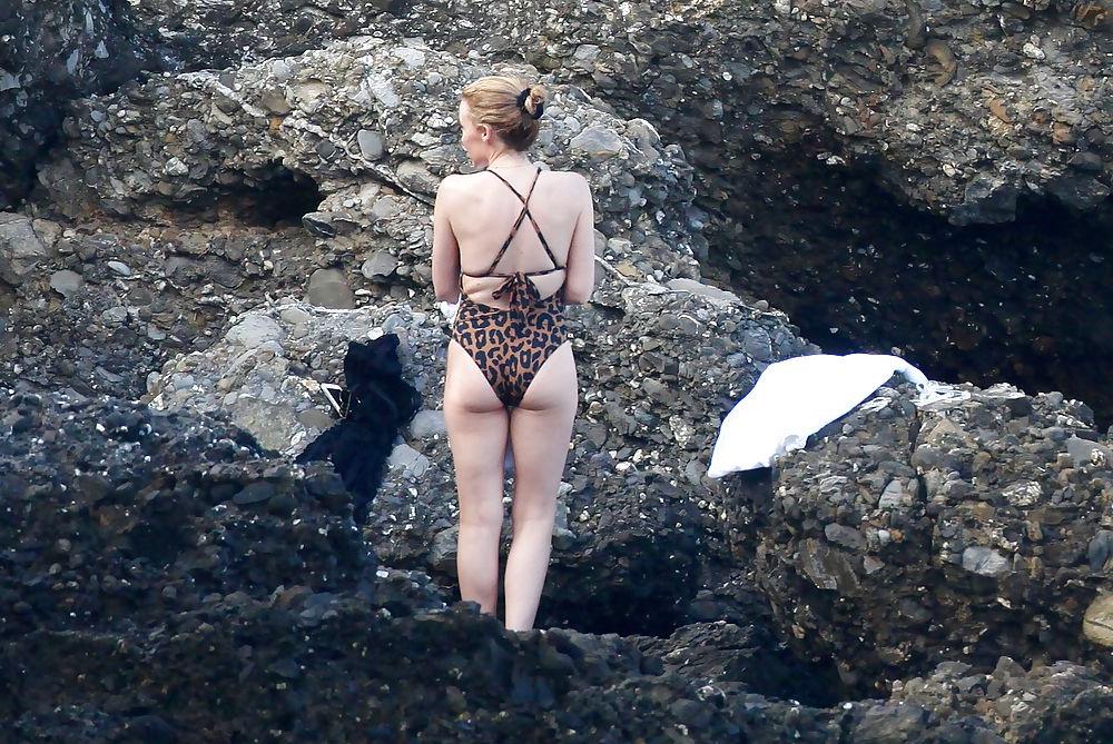 25P Kylie Minogue hot ass in swimsuit