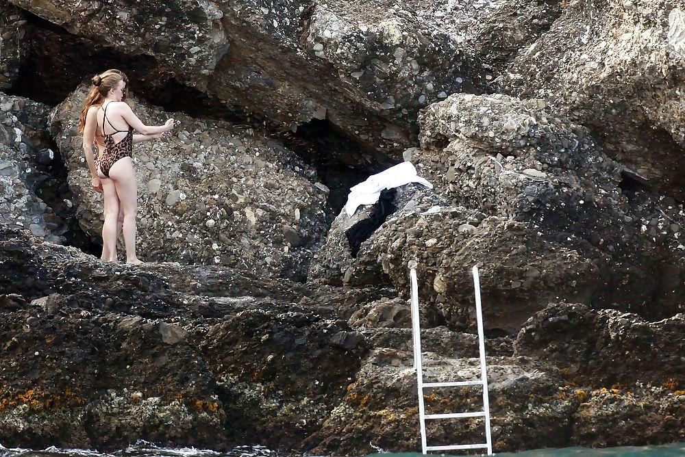 25P Kylie Minogue hot ass in swimsuit