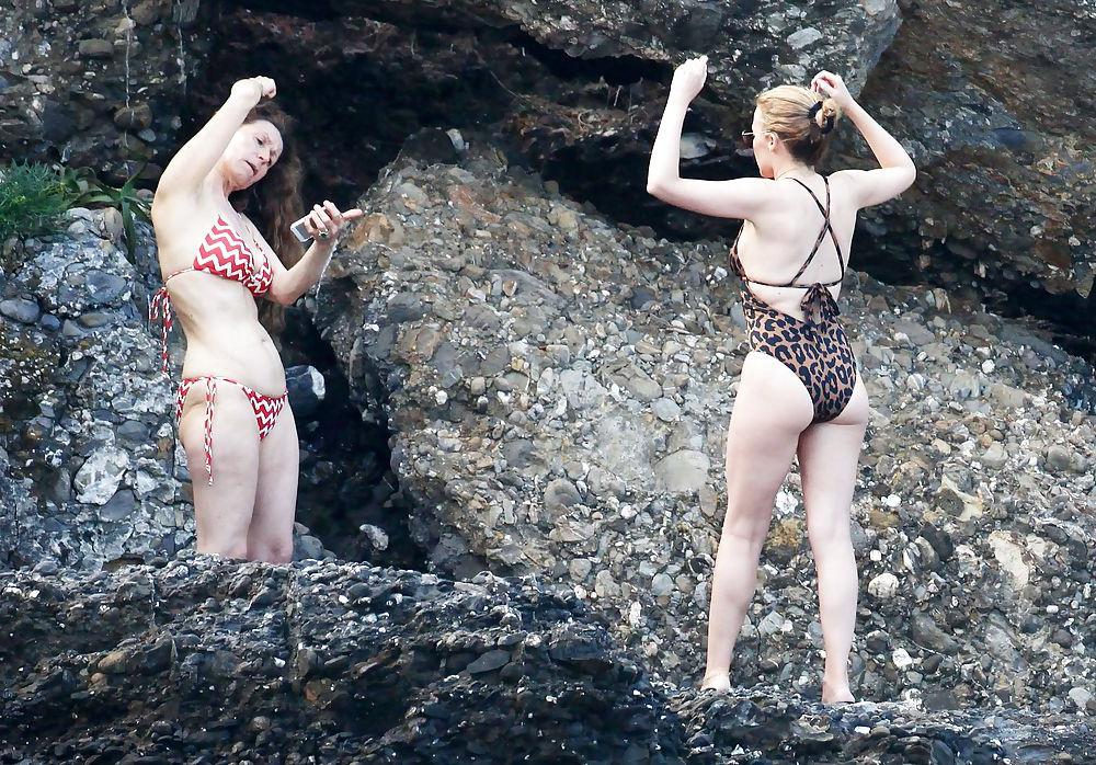25P Kylie Minogue hot ass in swimsuit