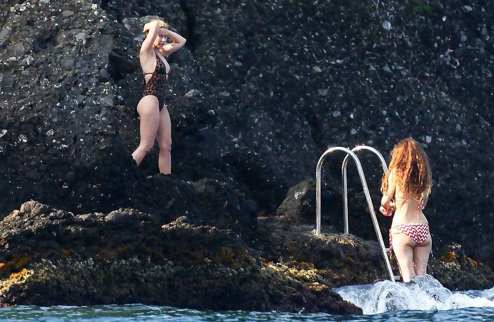 25P Kylie Minogue hot ass in swimsuit