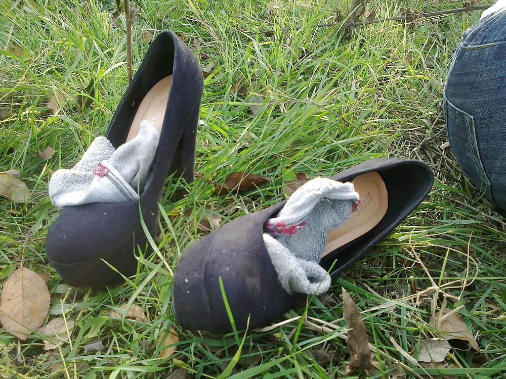 25P SniffyPanty - smelly feet, dirty socks & heels