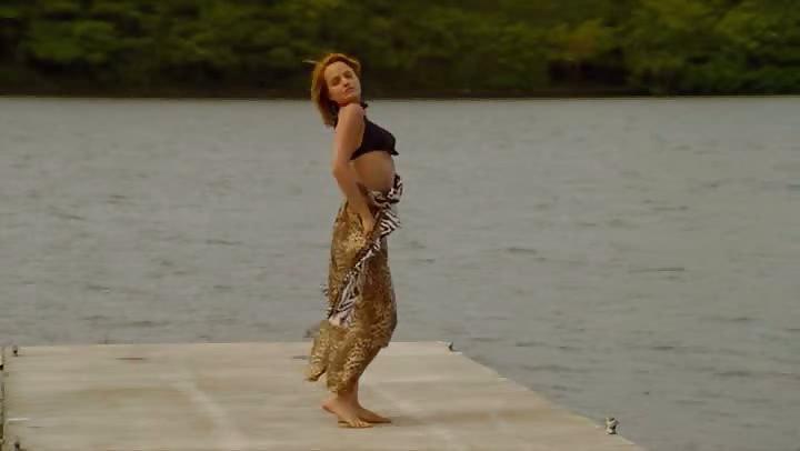 25P Mena Suvari Cosplay Pics