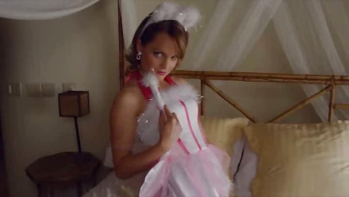 25P Mena Suvari Cosplay Pics