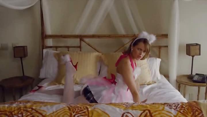 25P Mena Suvari Cosplay Pics