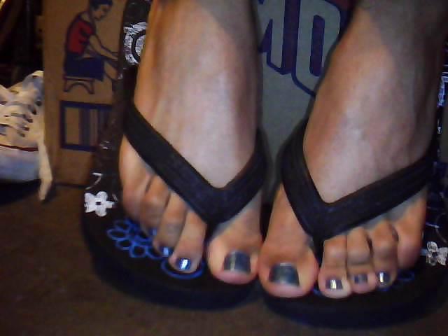 25P Sandals, feet and nails painted blue