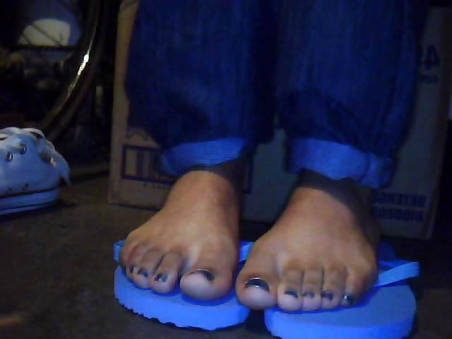 25P Sandals, feet and nails painted blue