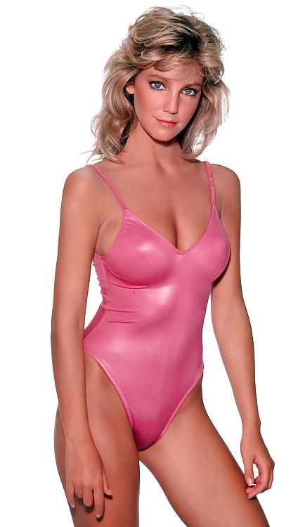 25P Women in swimsuit's 