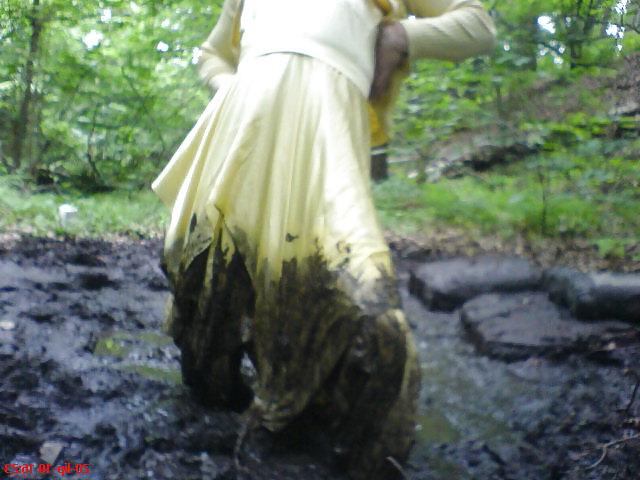 8P Pati mud dress