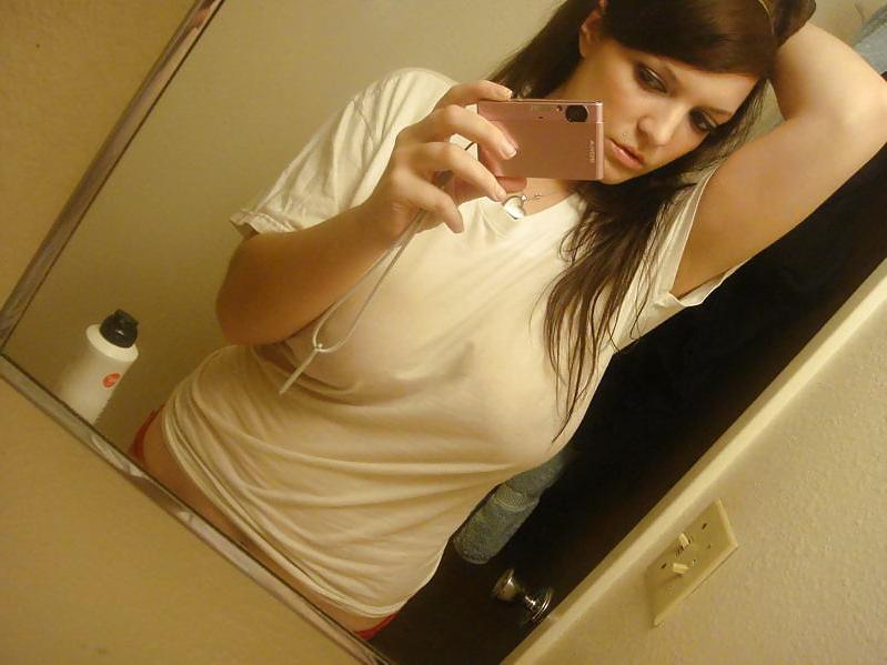 25P Pretty-eyed brunette camwhore