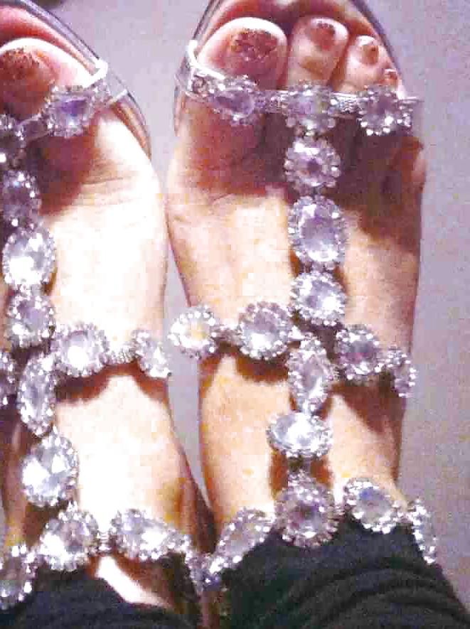 4P Pakistani feet