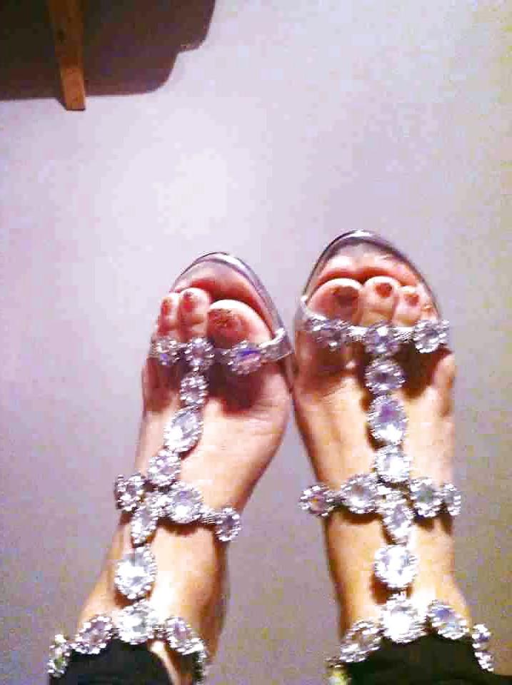 4P Pakistani feet