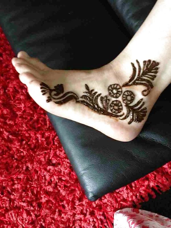 4P Pakistani feet