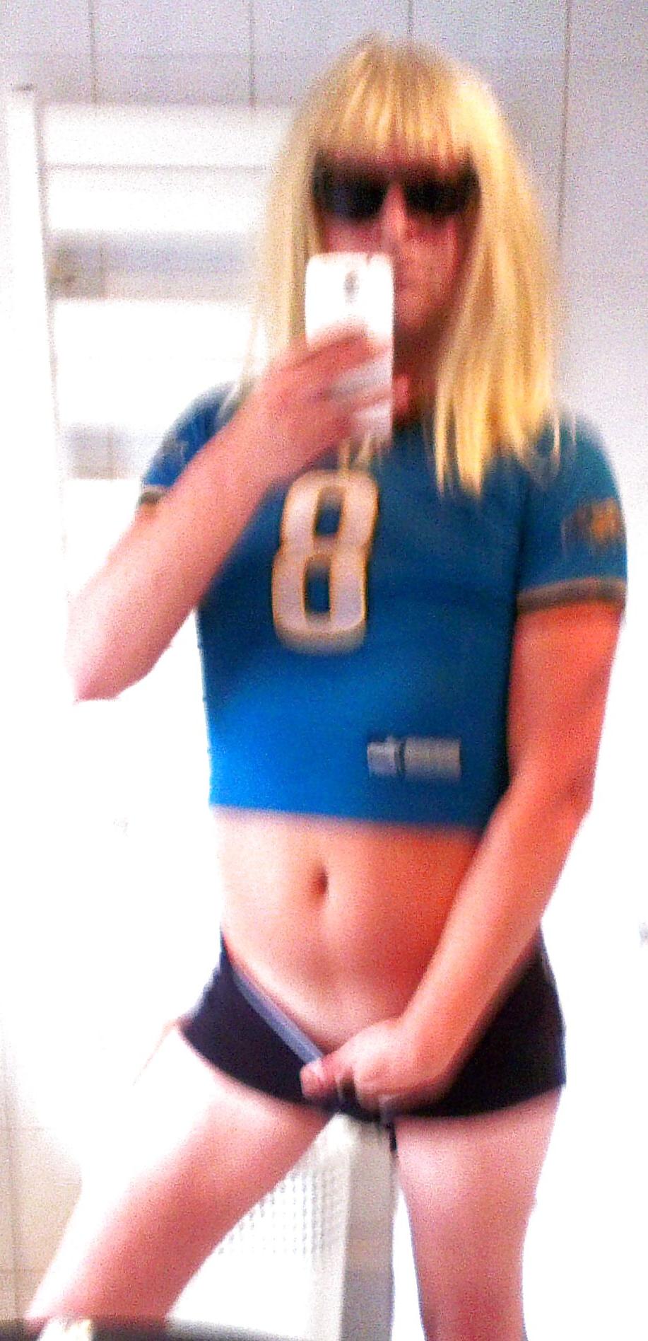 25P Kjshemale Football 2013