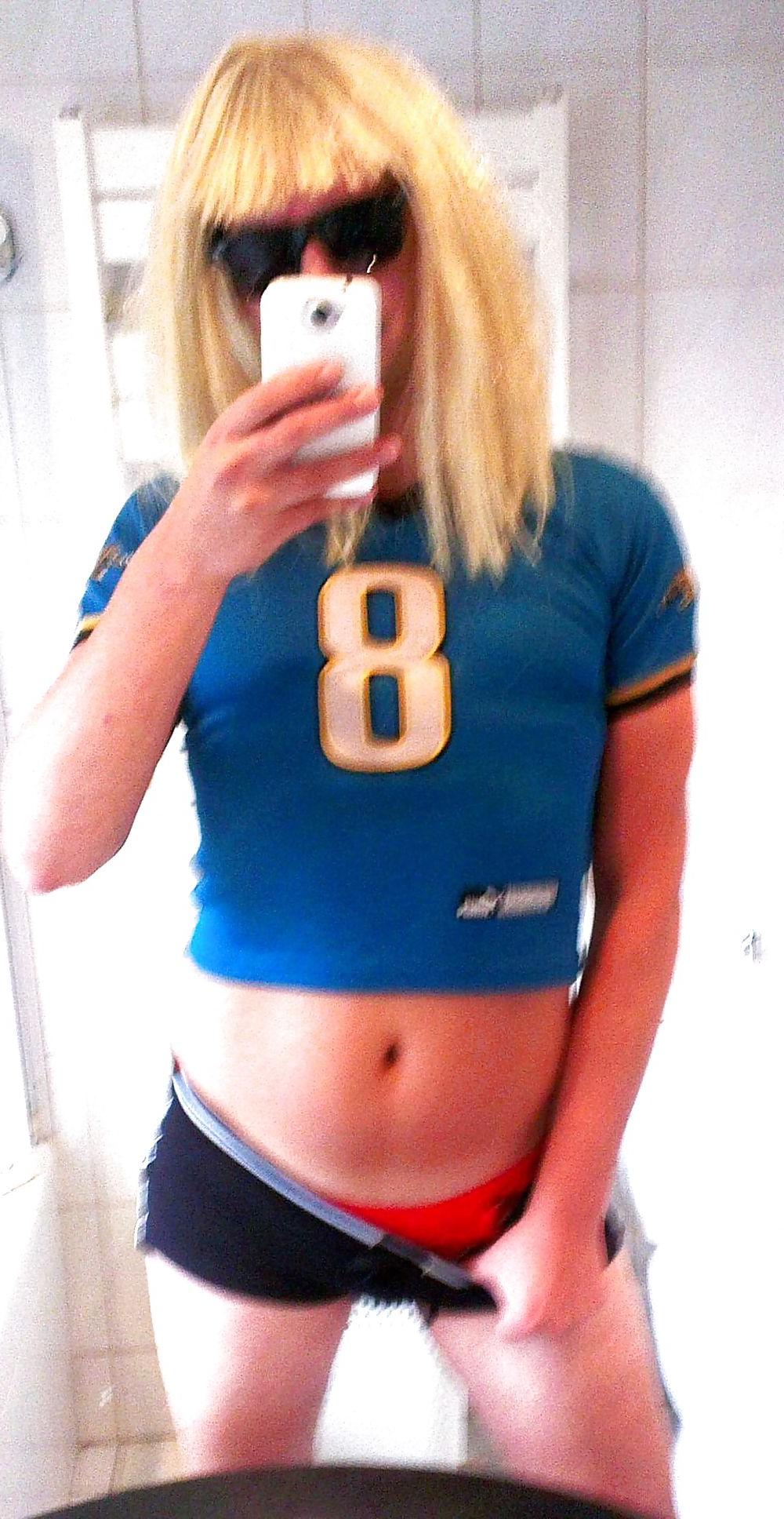 25P Kjshemale Football 2013