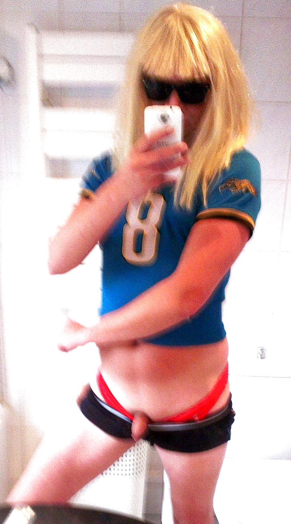 25P Kjshemale Football 2013