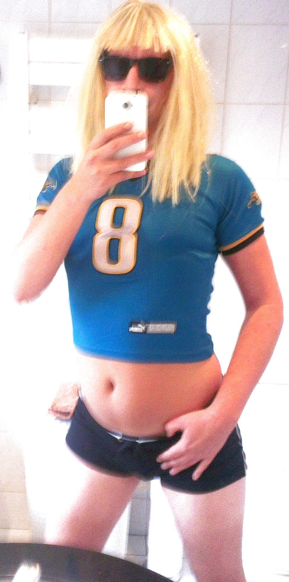 25P Kjshemale Football 2013