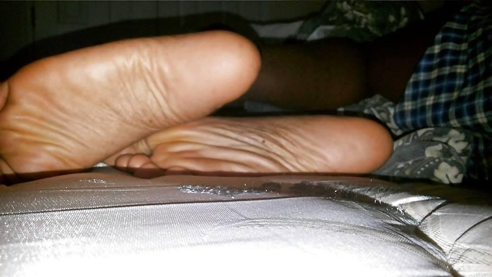 6P Male footjob