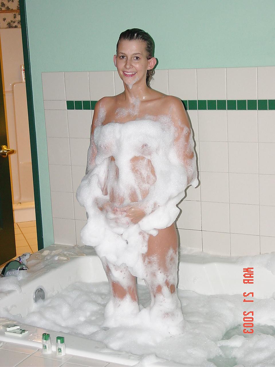 25P Hot French Housewife Dianna