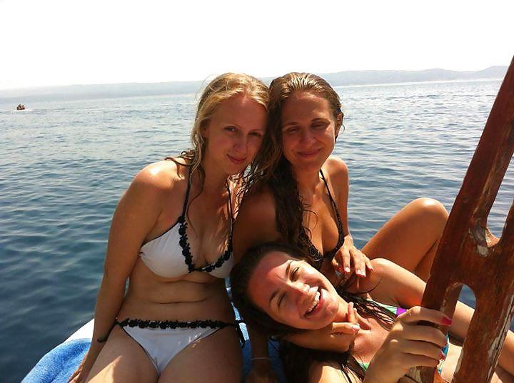 25P TEEN BABES FROM FACEBOOK . COMMENT THEM DIRTY