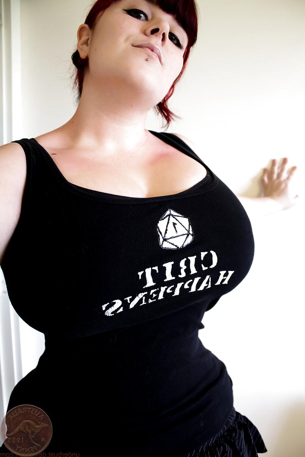 25P Curvy Corsetted Cosplayer 'Underbust'