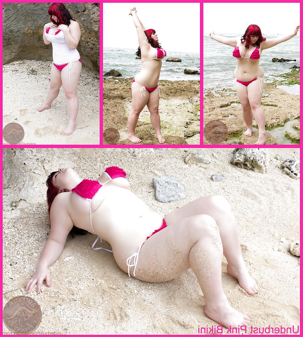 25P Curvy Corsetted Cosplayer 'Underbust'
