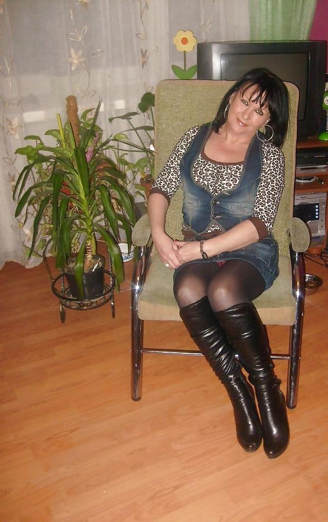 25P Russian mature women in stockings and pantyhose!